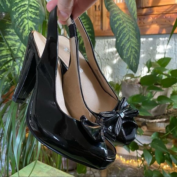 Two Lips Sayah Black Faux Patent Leather Slingback Pump Peep Toe Heels Bow 6 - Picture 7 of 11